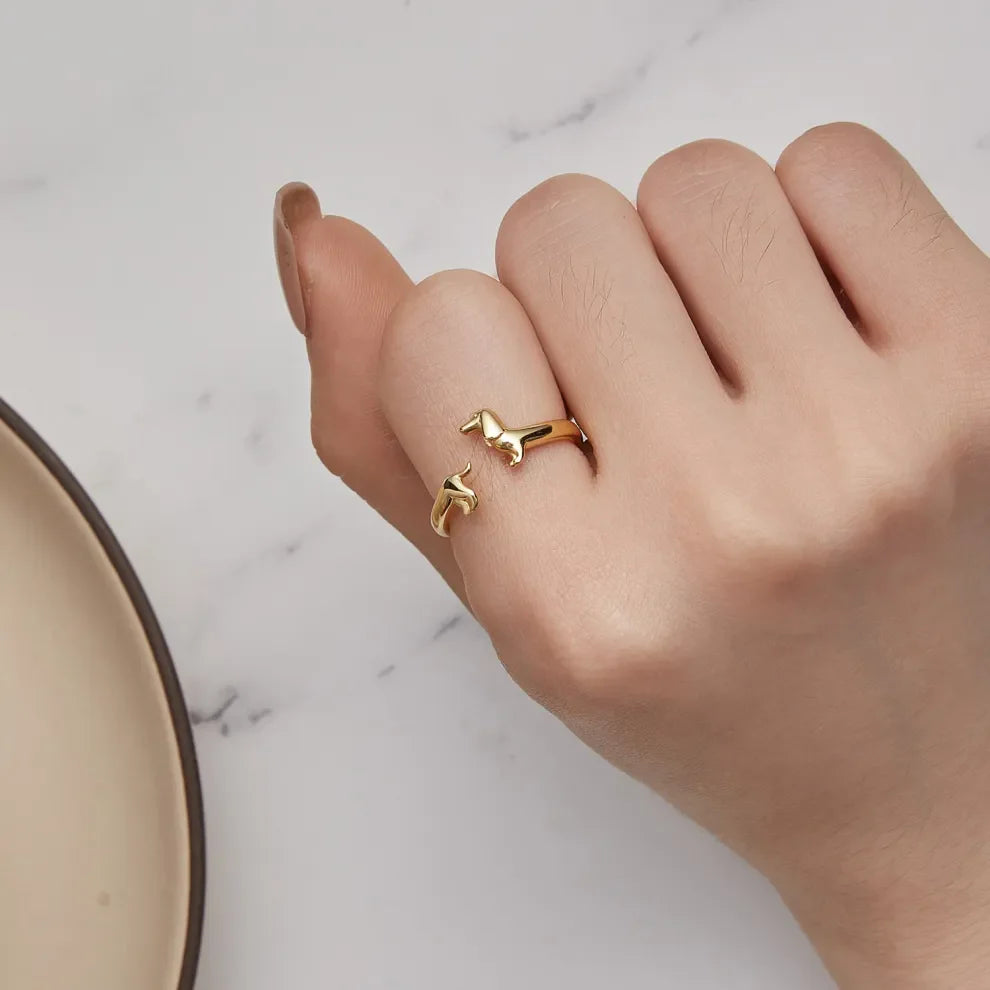 Verfijnde Teckel Ring in Sterling Zilver
