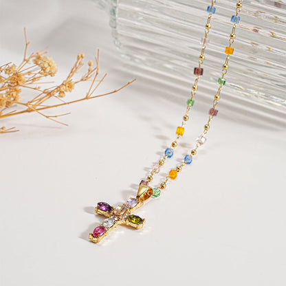 Kruis Hanger met Stralende Edelsteen