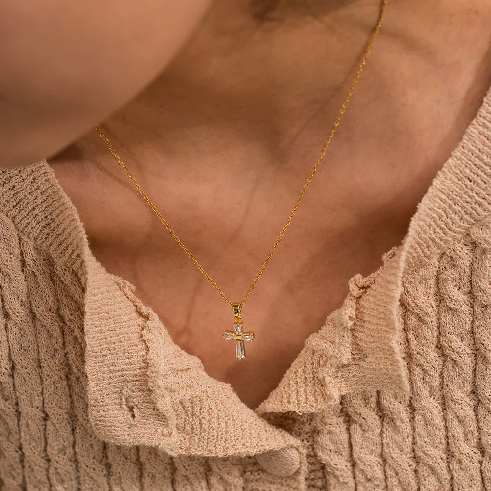 Halsketting met Delicate Diamanten Kruis Hanger