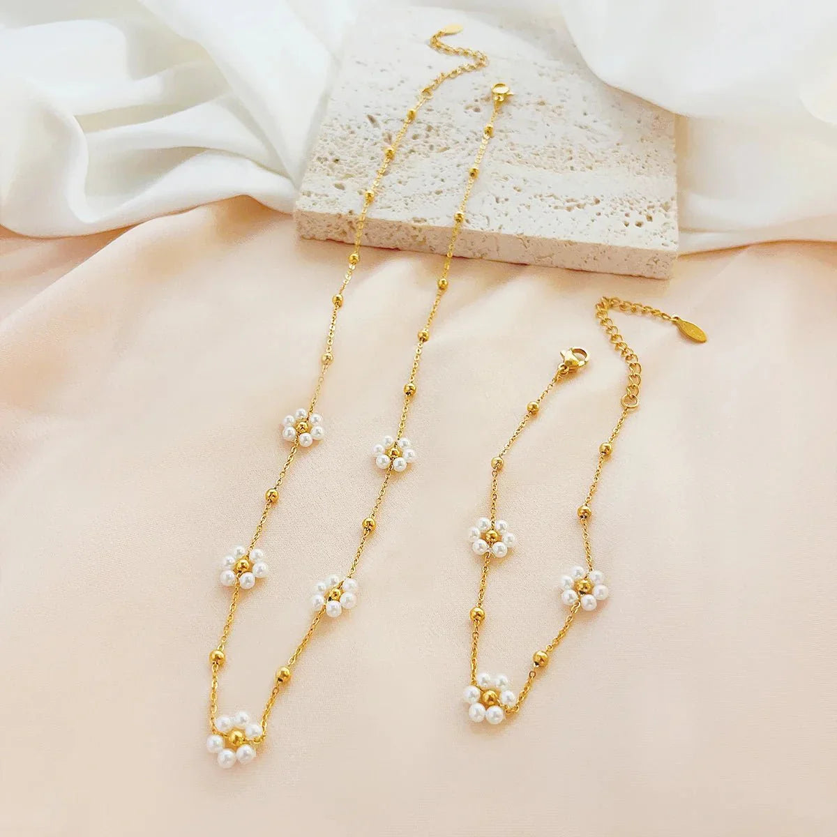 Dainty Daisy Ketting en Armbanden