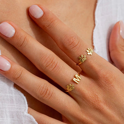 Gepersonaliseerde Gegraveerde Ring met Pootafdruk en Initiaal