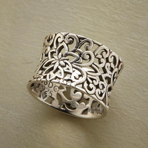 Bonnie – Vintage Zilveren Holle Ring